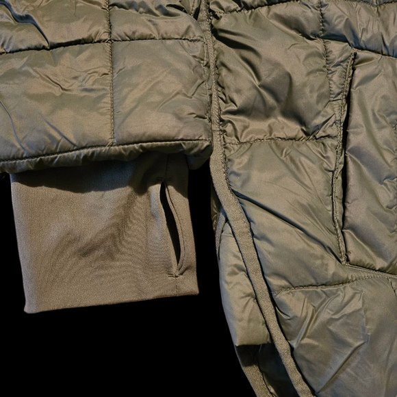 GAP Light Puff in Olive Green - Picture 4 of 4